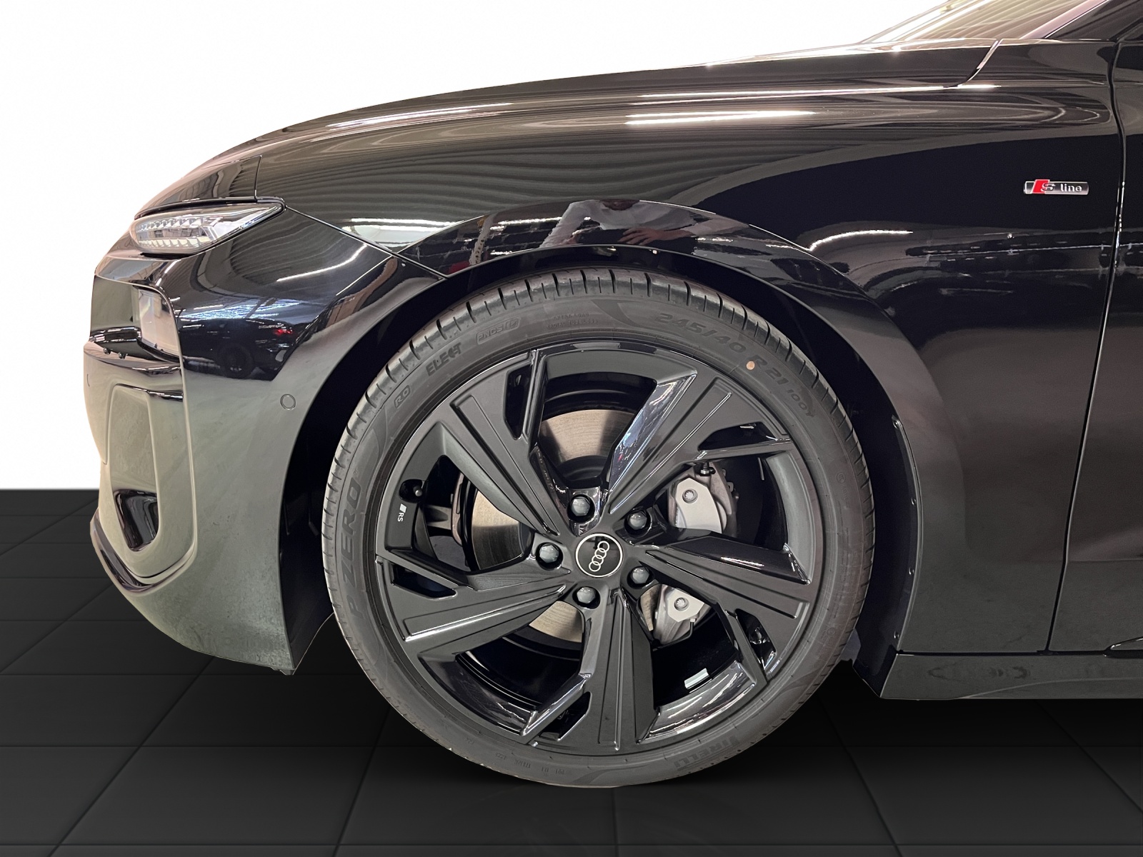AUDI A6 Avant e-tron quattro-image-8