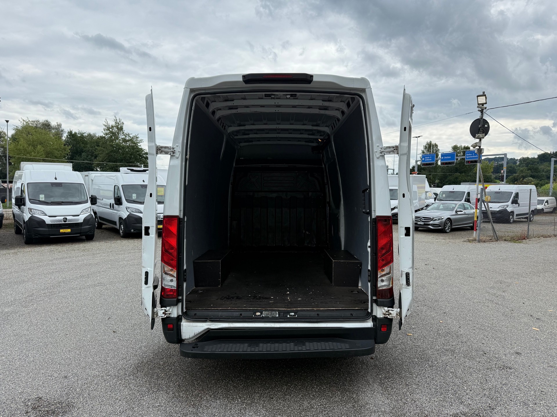 IVECO Daily 35S14 L3H2 Kastenwagen-image-8