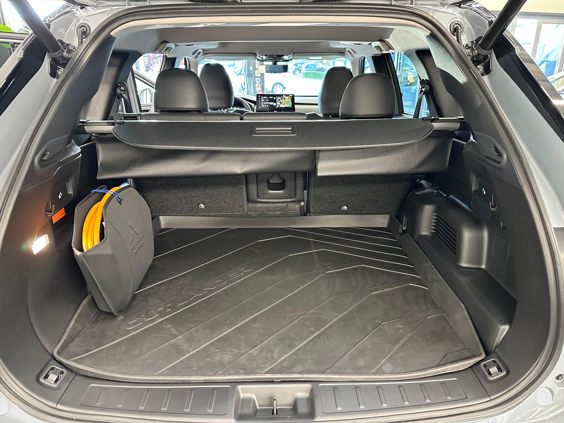 MITSUBISHI Outlander 2.4 PHEV Instyle 4x4-image-16