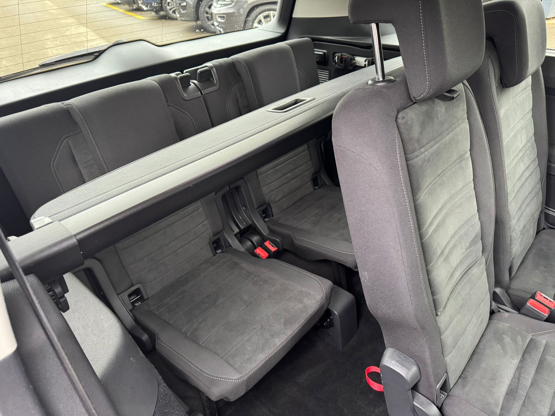 VW Touran 2.0 TDI BlueMotion Technology Comfortline DSG-image-12