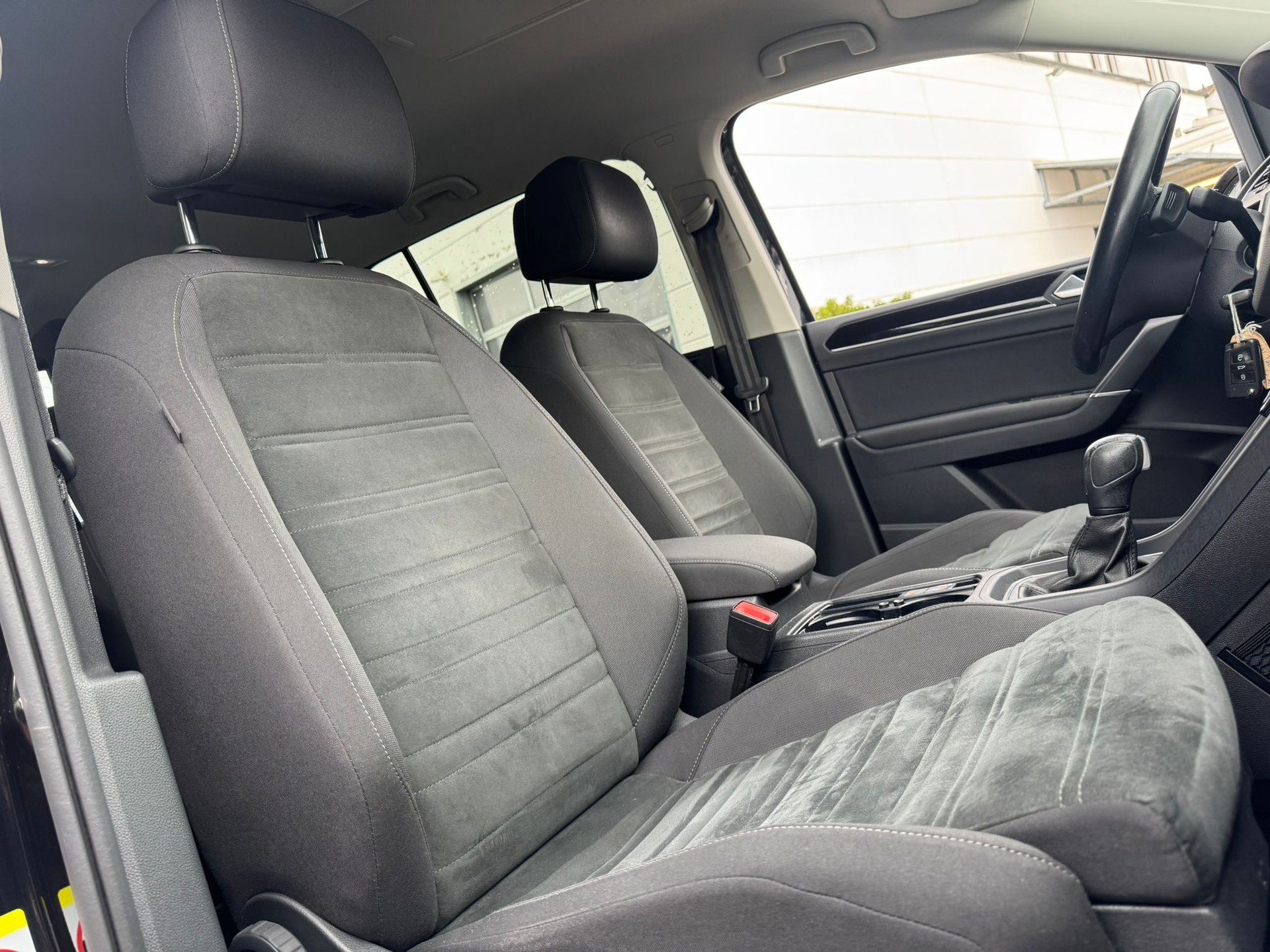 VW Touran 2.0 TDI BlueMotion Technology Comfortline DSG-image-11