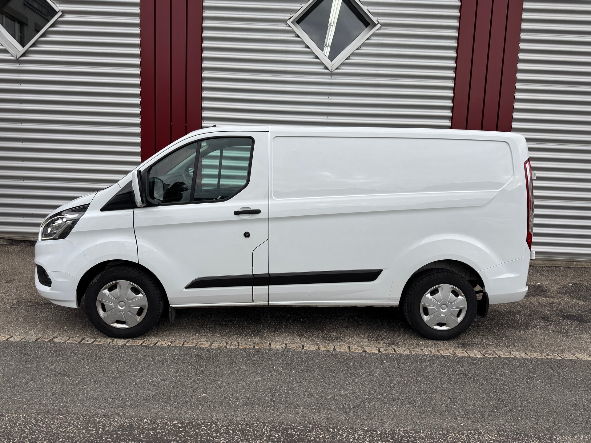 FORD Transit Custom Van 300 L1H1 Trend A-image-10