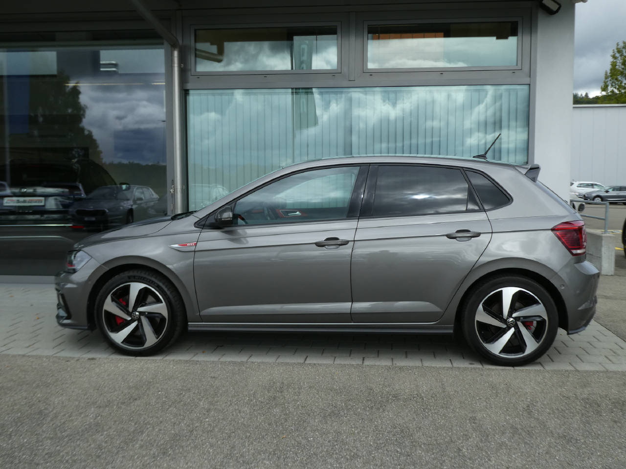VW Polo 2.0 TSI GTI DSG-image-7