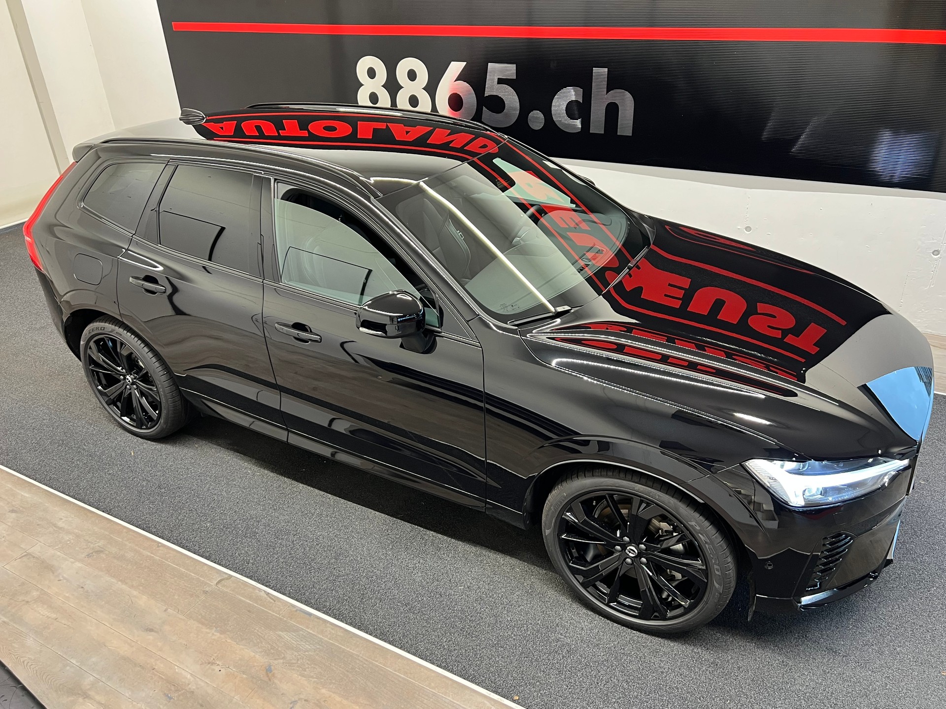 VOLVO XC60 B5 Benzin Mild Hybrid AWD Black Edition Geartronic-image-4