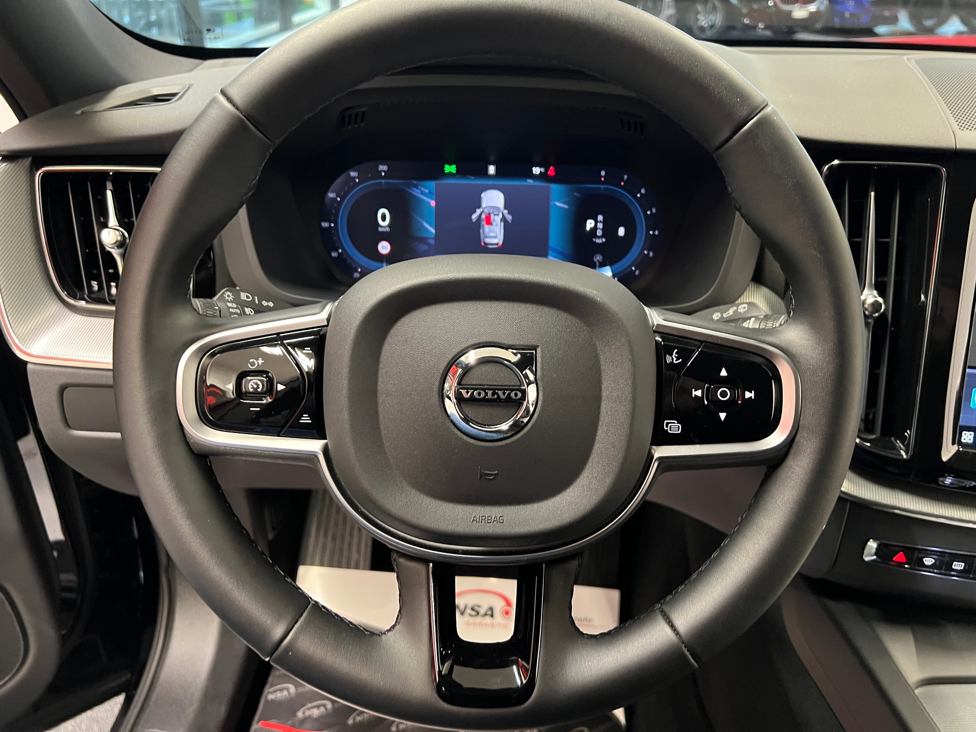 VOLVO XC60 B5 Benzin Mild Hybrid AWD Black Edition Geartronic-image-25