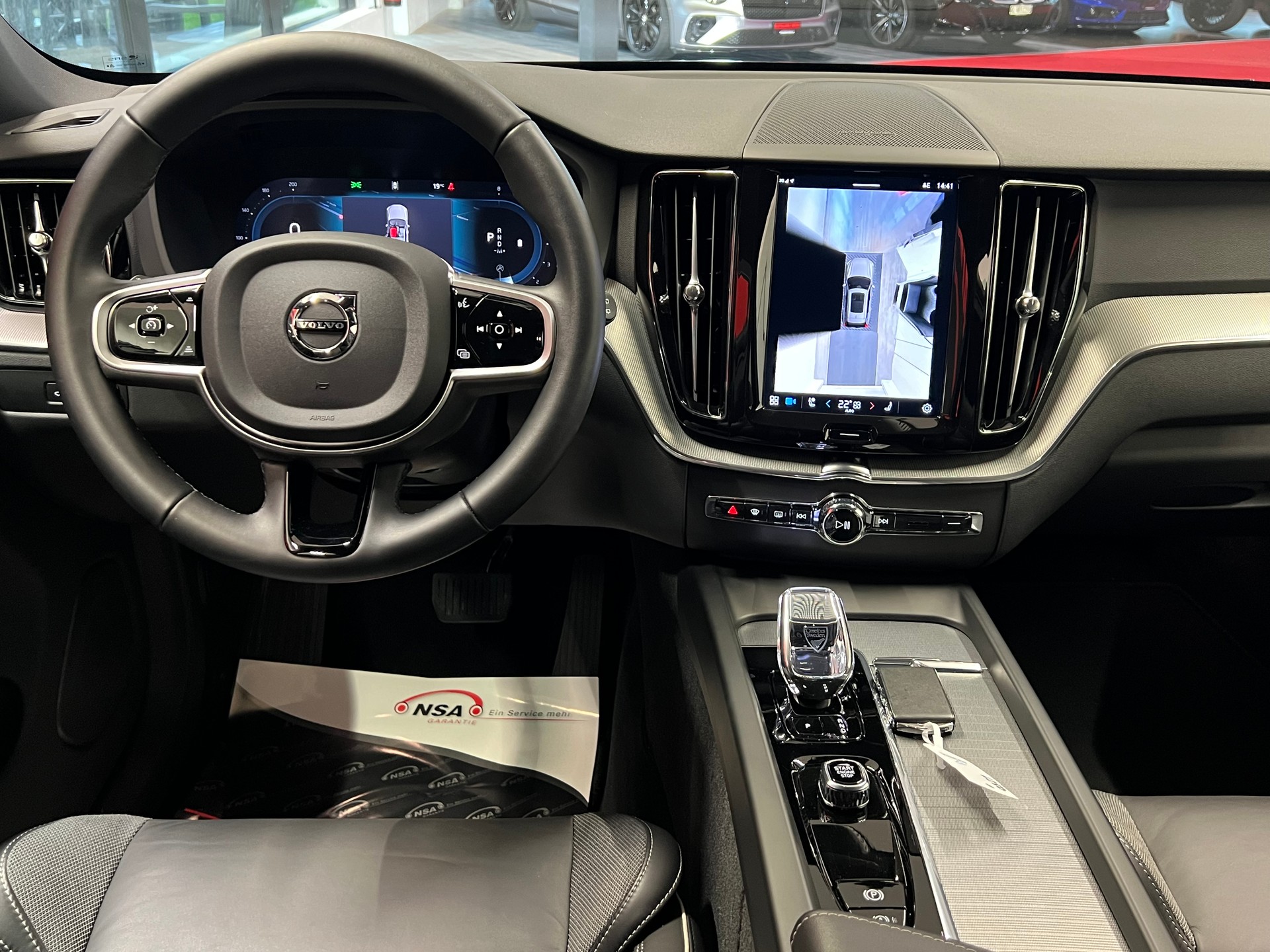 VOLVO XC60 B5 Benzin Mild Hybrid AWD Black Edition Geartronic-image-17