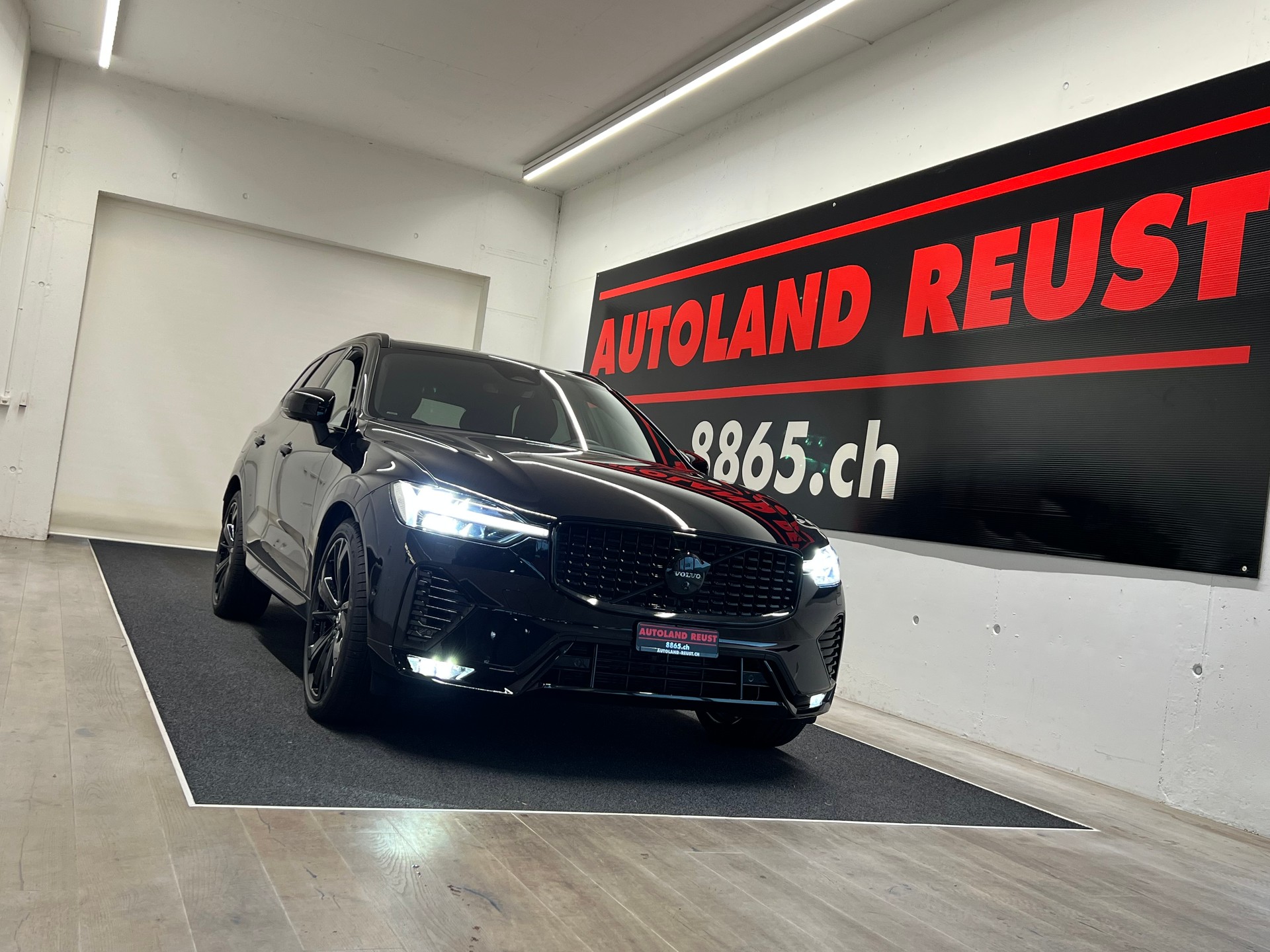 VOLVO XC60 B5 Benzin Mild Hybrid AWD Black Edition Geartronic