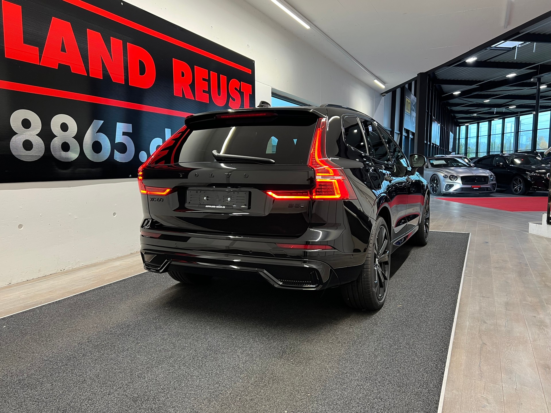 VOLVO XC60 B5 Benzin Mild Hybrid AWD Black Edition Geartronic-image-5