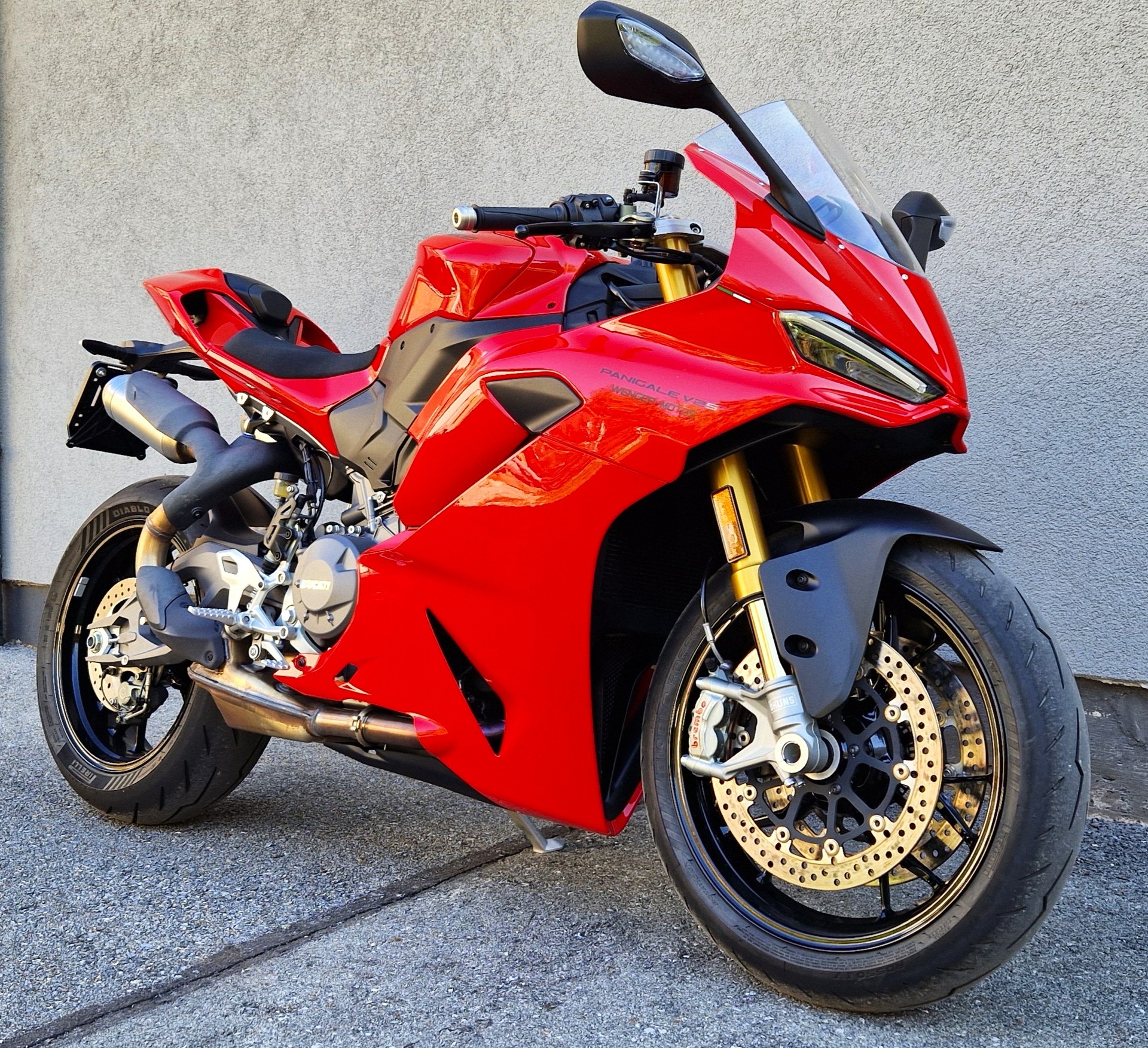 DUCATI Panigale V2s-showroom-element-1