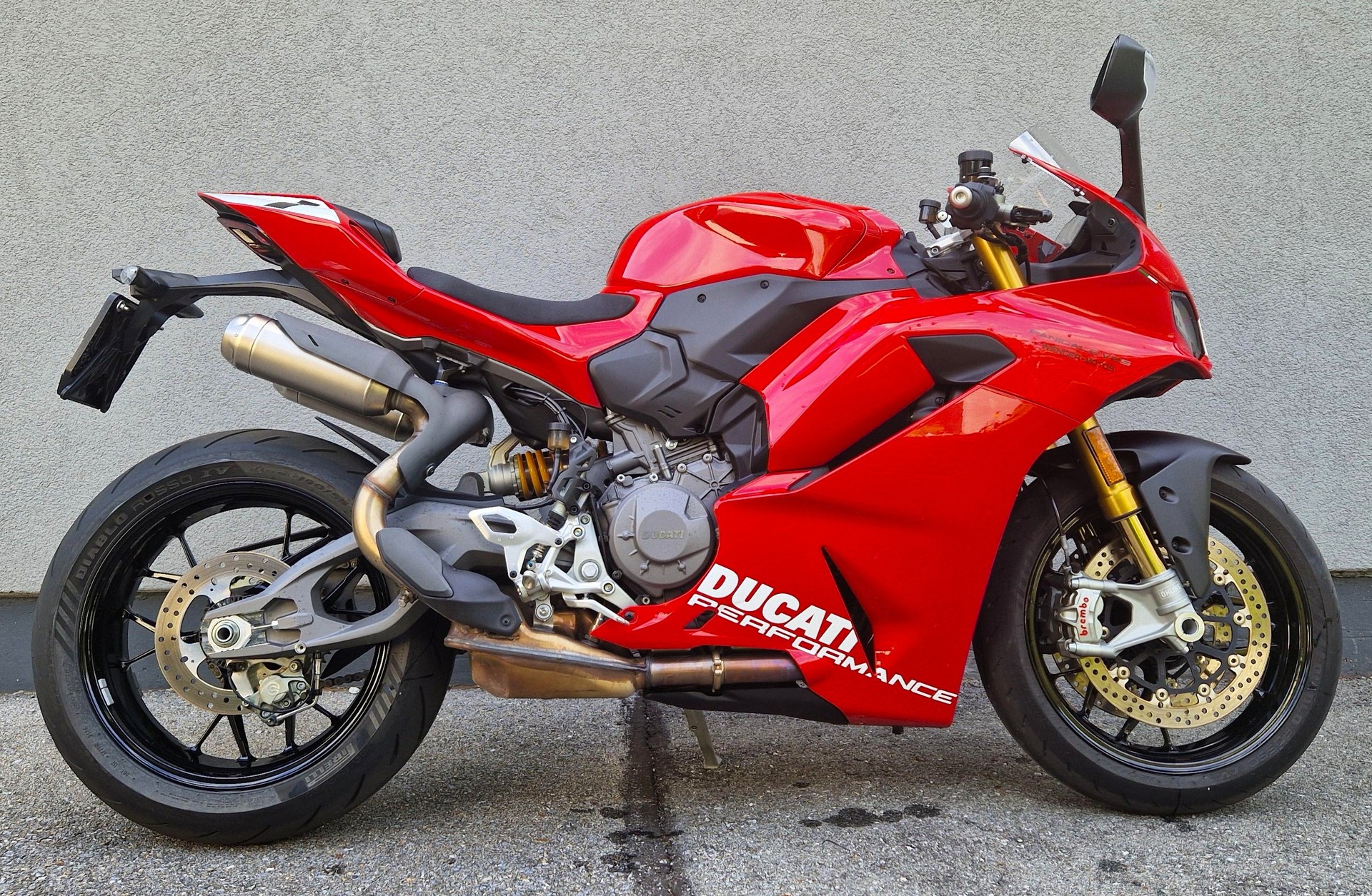 DUCATI Panigale V2s