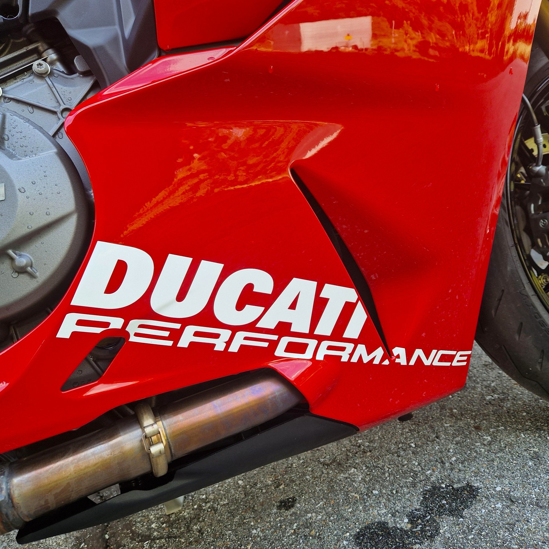DUCATI Panigale V2s-image-7