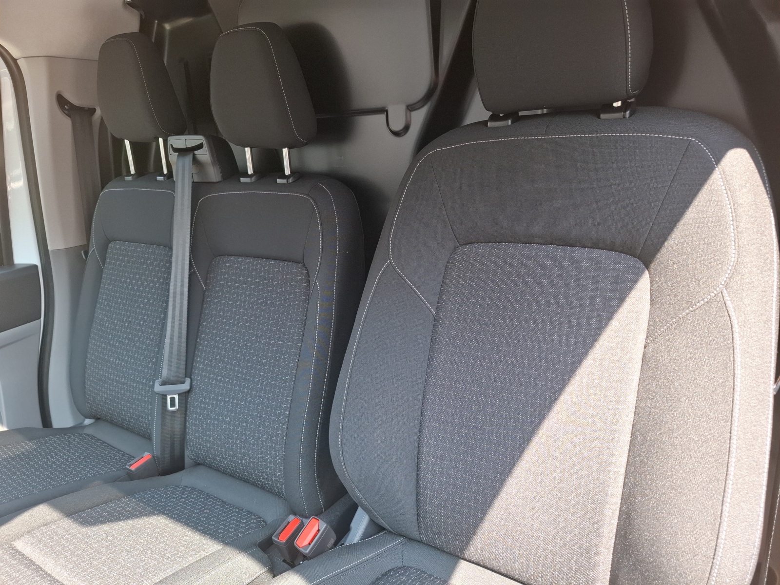 FORD Transit Custom Van 320 L2 2.5 Duratec 233 Trend PHEV-image-9