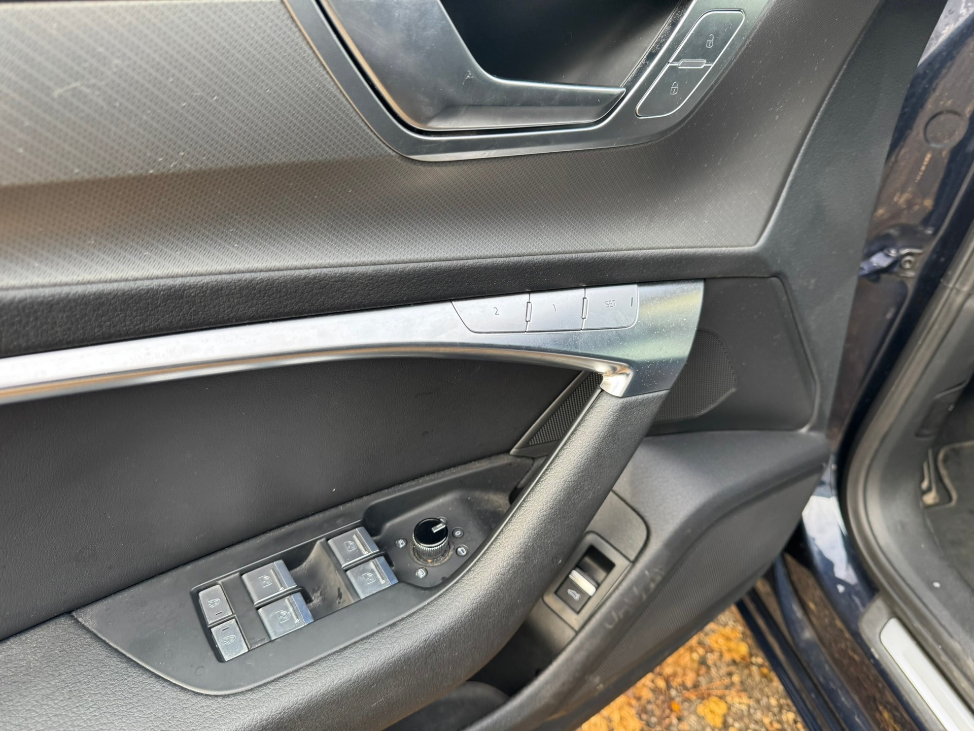 AUDI A6 Avant 50 TDI quattro tiptronic-image-5