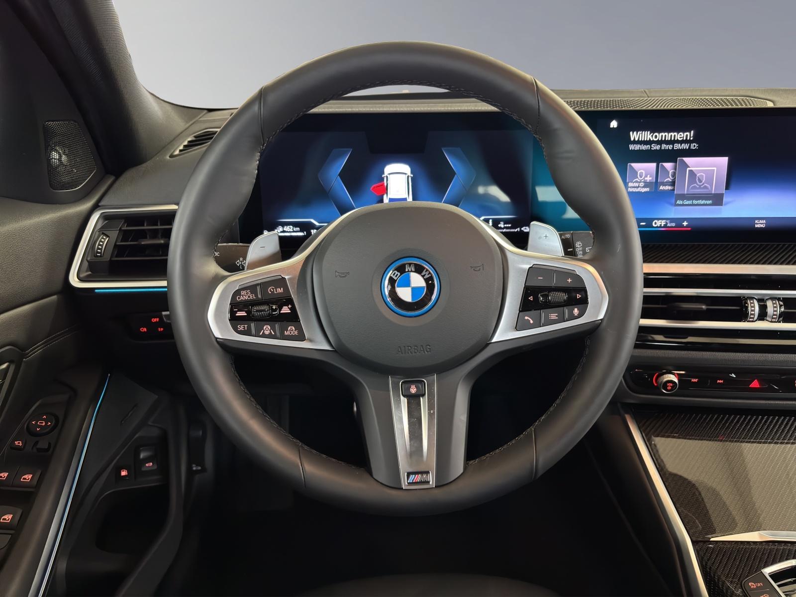 BMW 330e xDrive SAG Touring-image-8