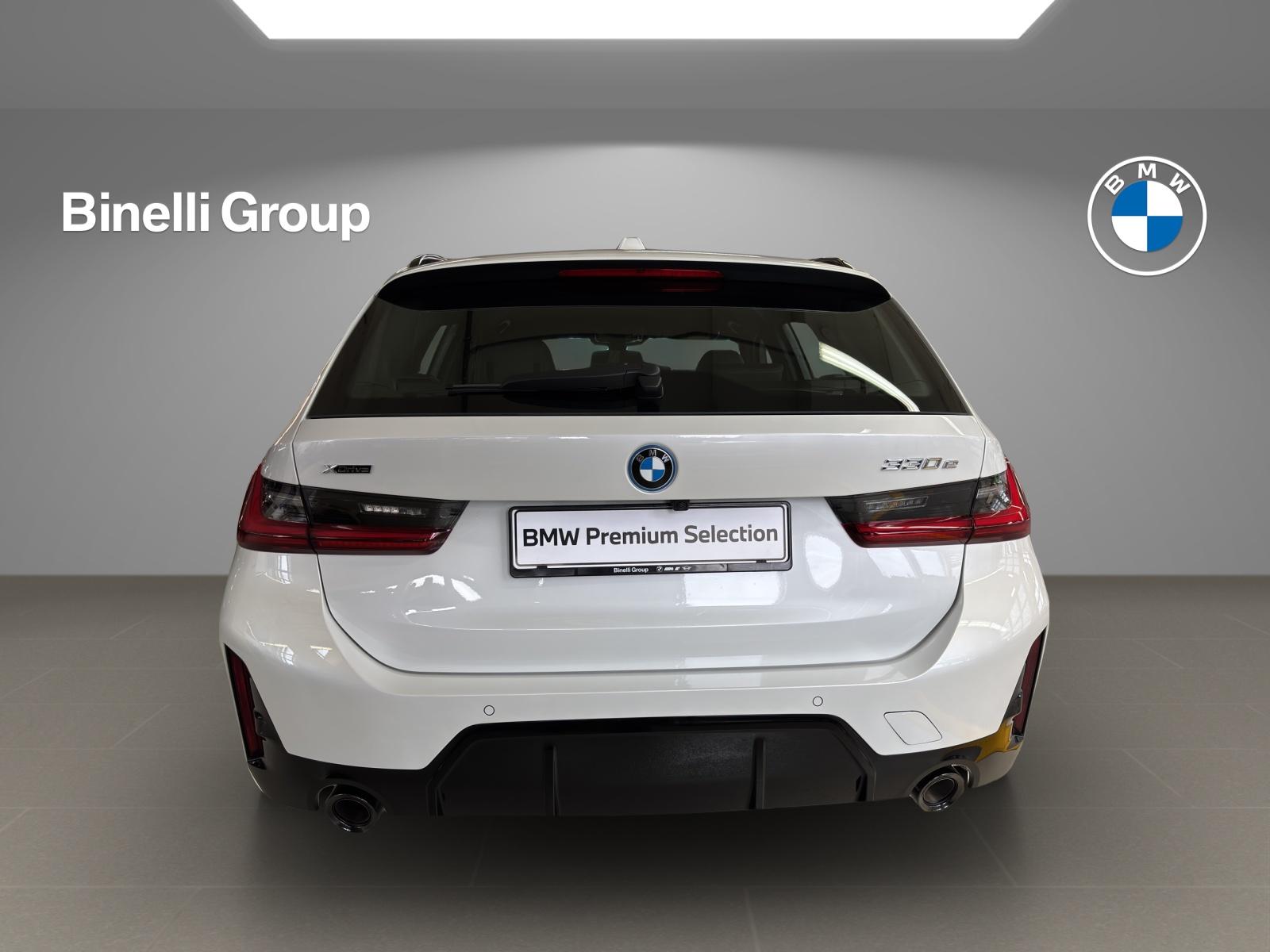 BMW 330e xDrive SAG Touring-image-13