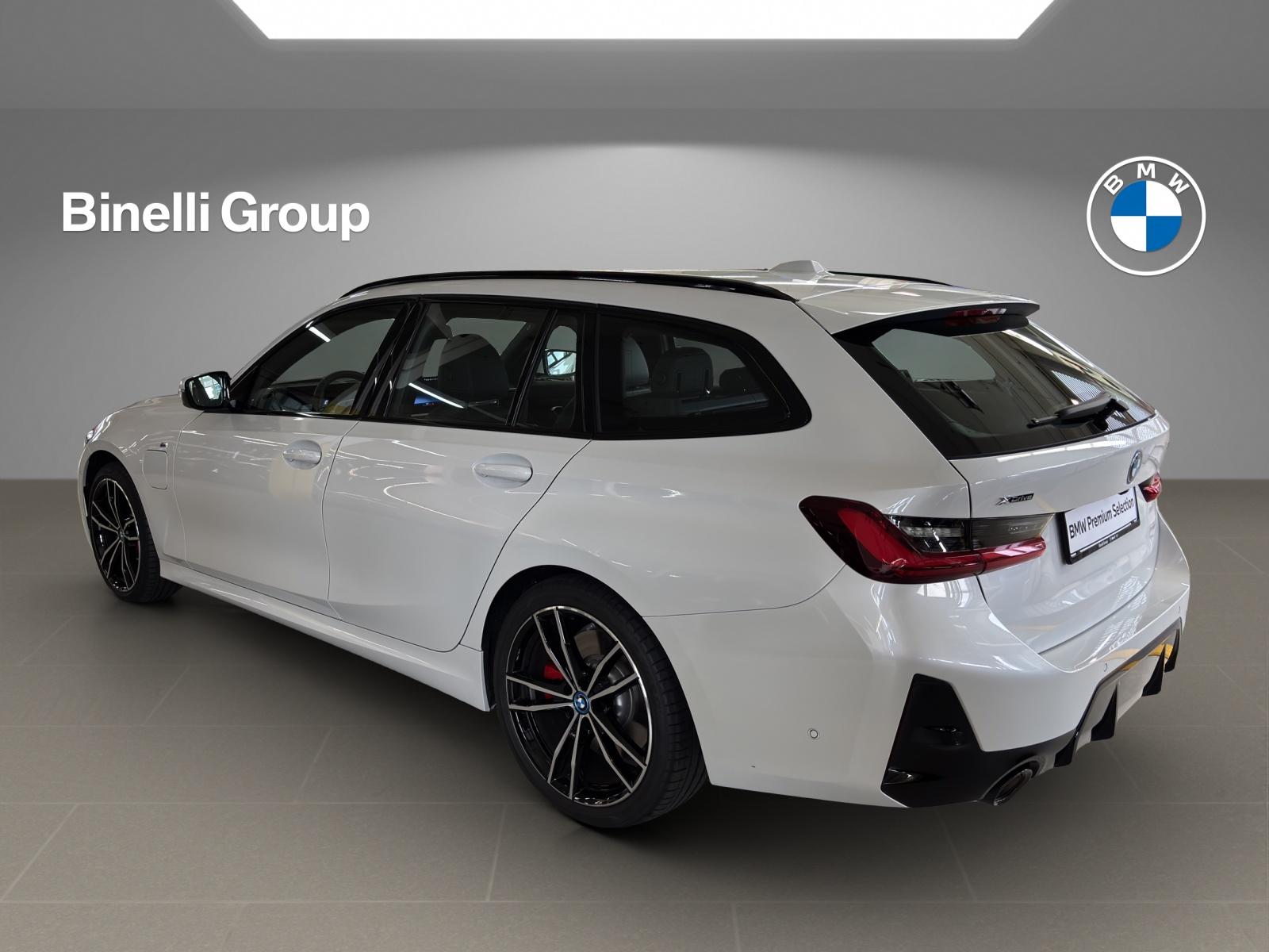 BMW 330e xDrive SAG Touring-image-12
