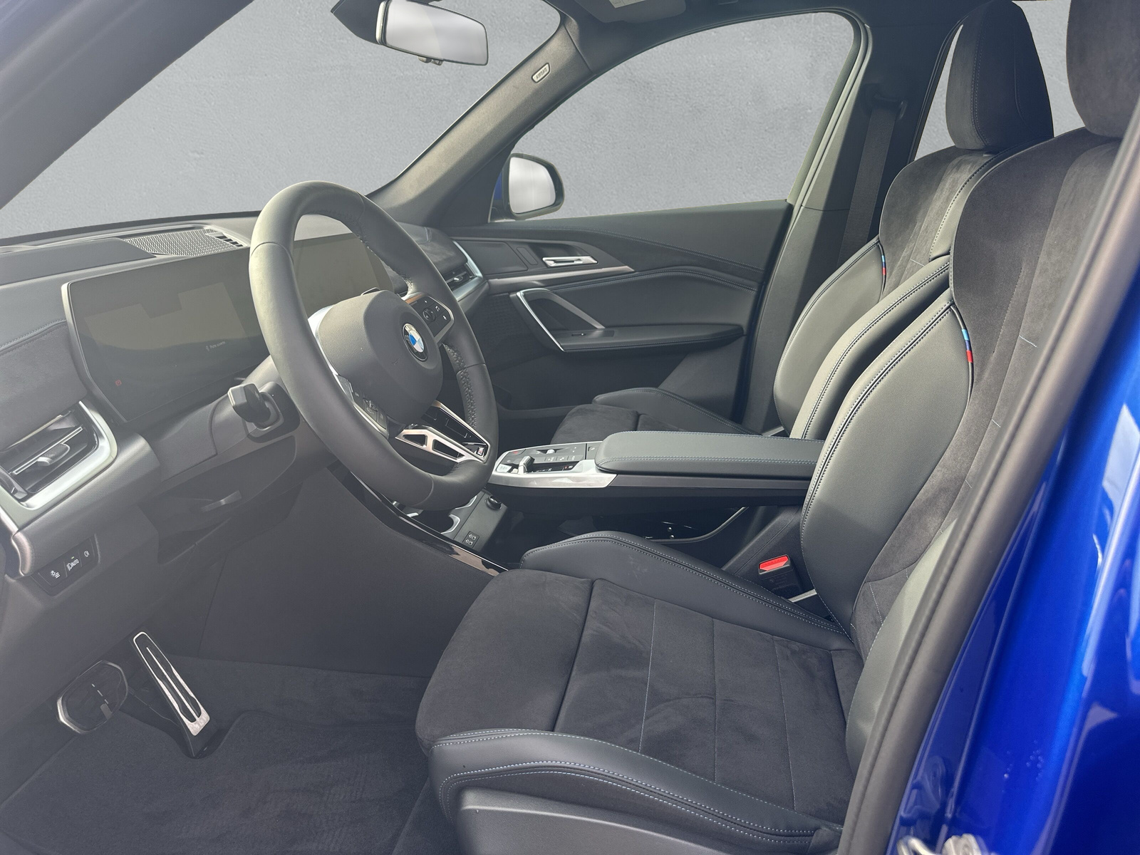 BMW X1 xDrive 23i 48V M Sport-image-10