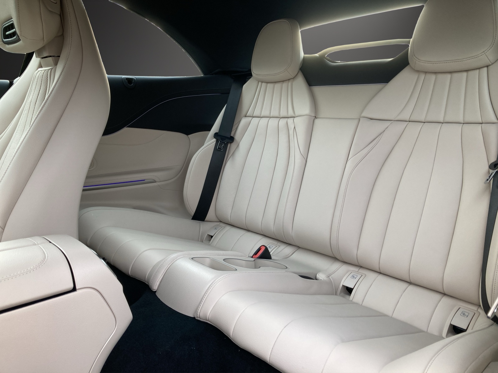 MERCEDES-BENZ CLE 300 Cabrio 4Matic 9G-Tronic-image-14