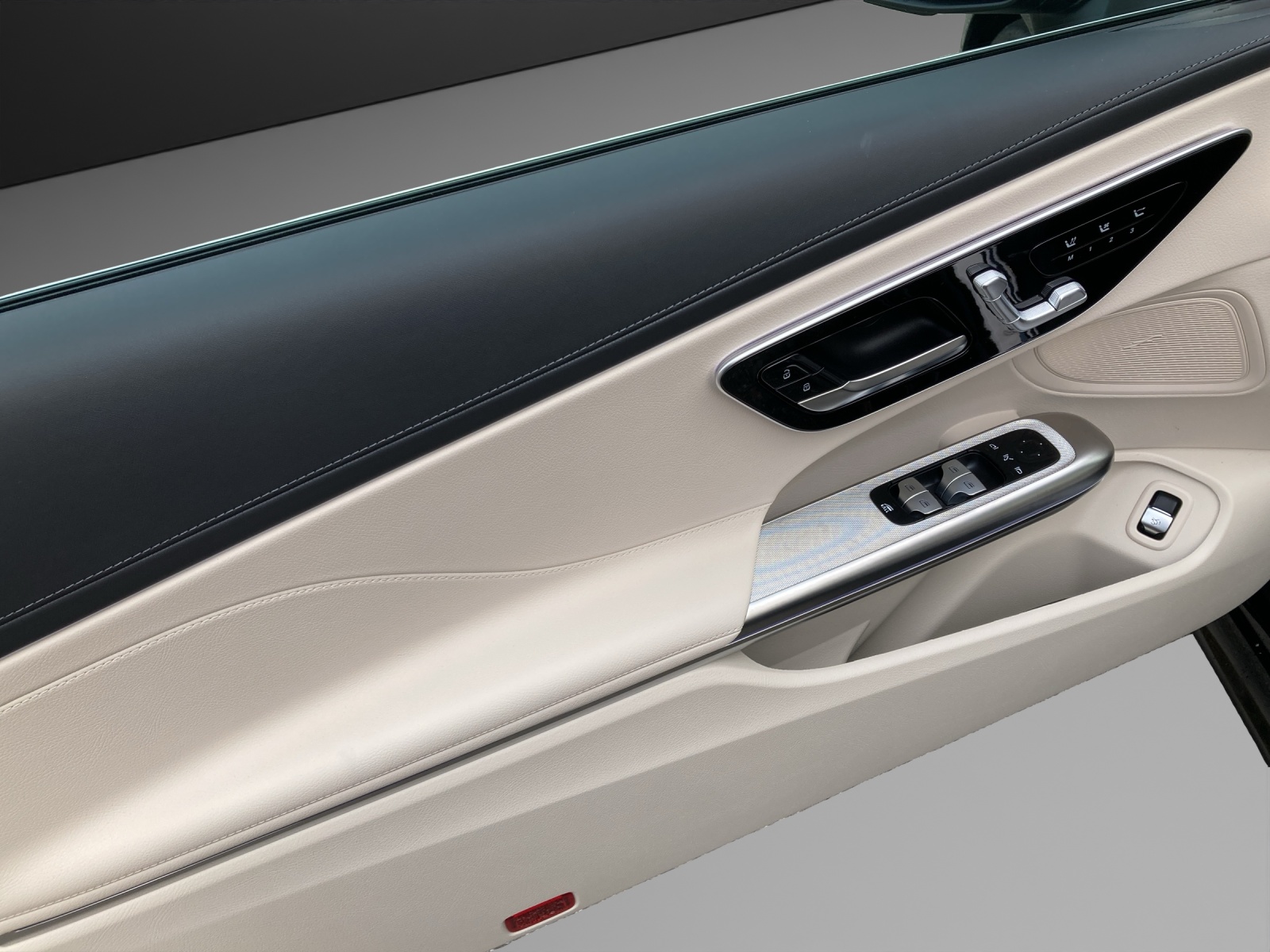 MERCEDES-BENZ CLE 300 Cabrio 4Matic 9G-Tronic-image-12