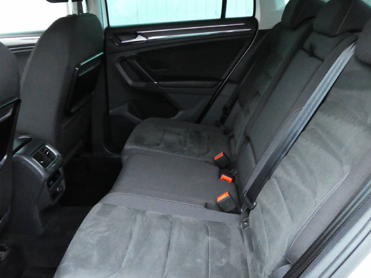 VW Tiguan 2.0 TDI SCR Highline DSG-image-12
