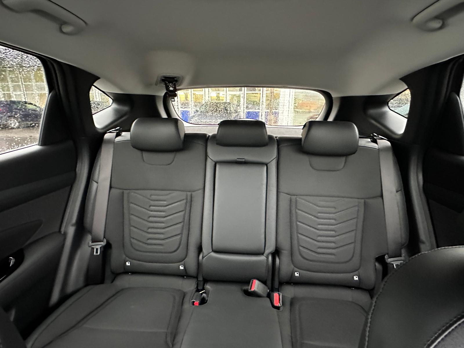HYUNDAI Tucson 1.6 TGDI HEV Amplia 4WD MT-image-12