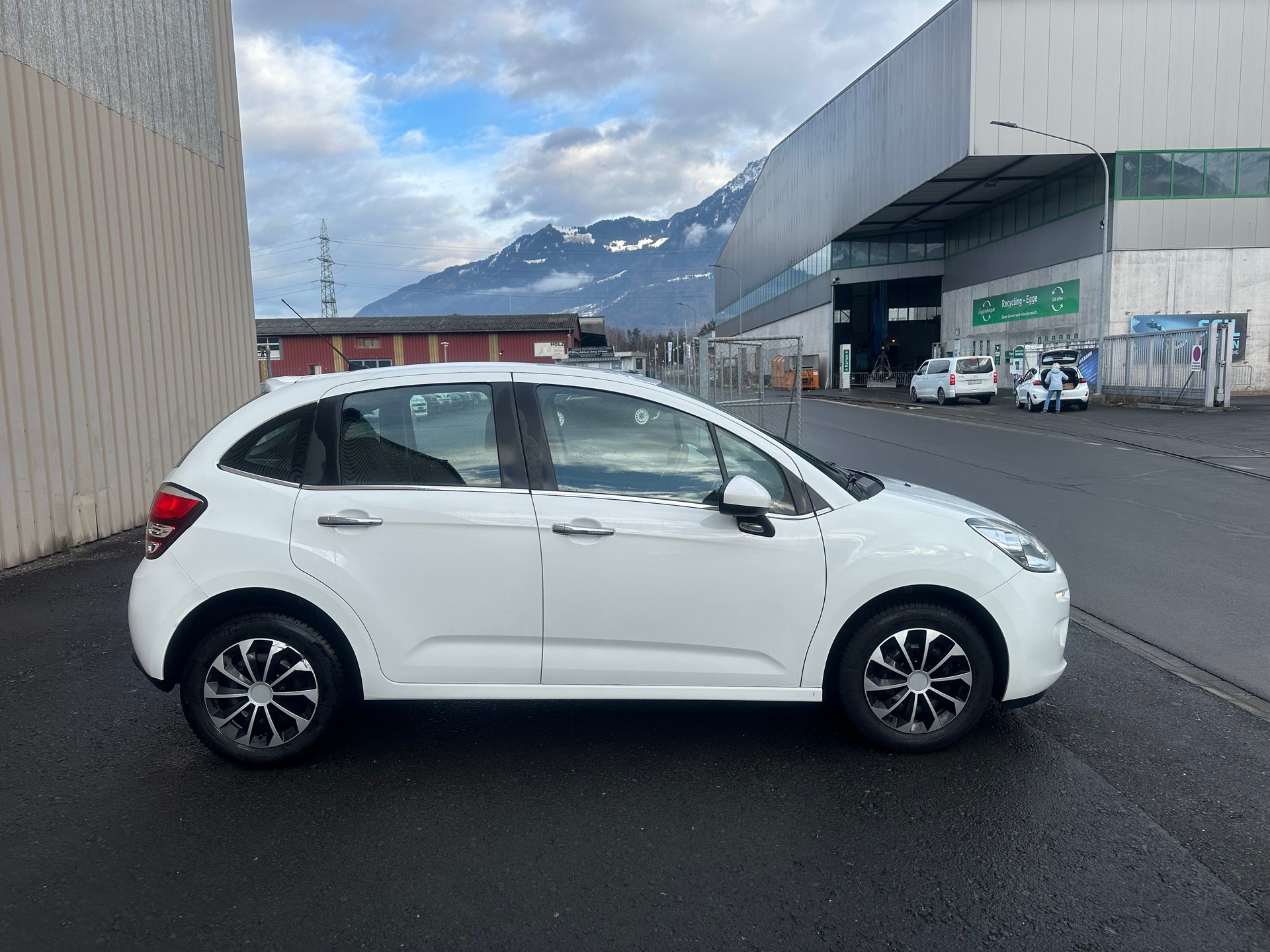 CITROEN C3 1.2i PureTech Red Block-image-8