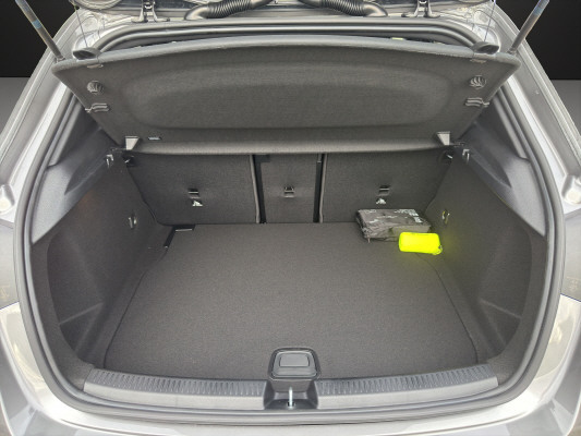MERCEDES-BENZ A 250 4Matic 8G-DCT-image-12