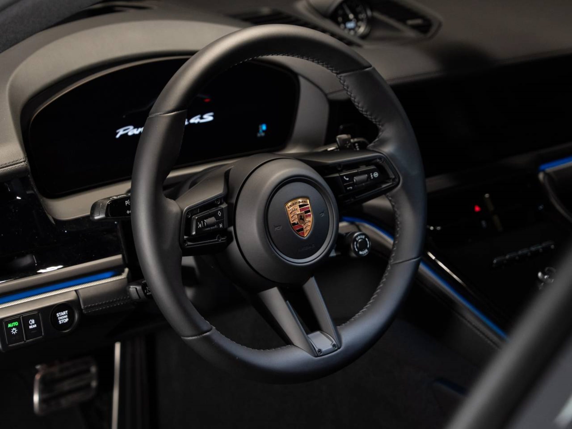 PORSCHE Panamera 4S E-Hybrid-image-8