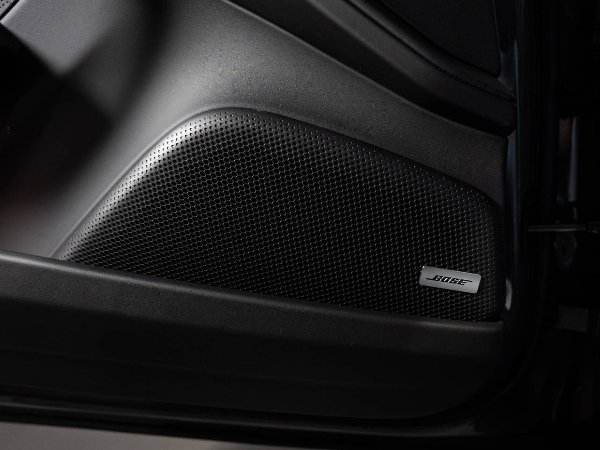 PORSCHE Panamera 4S E-Hybrid-image-17