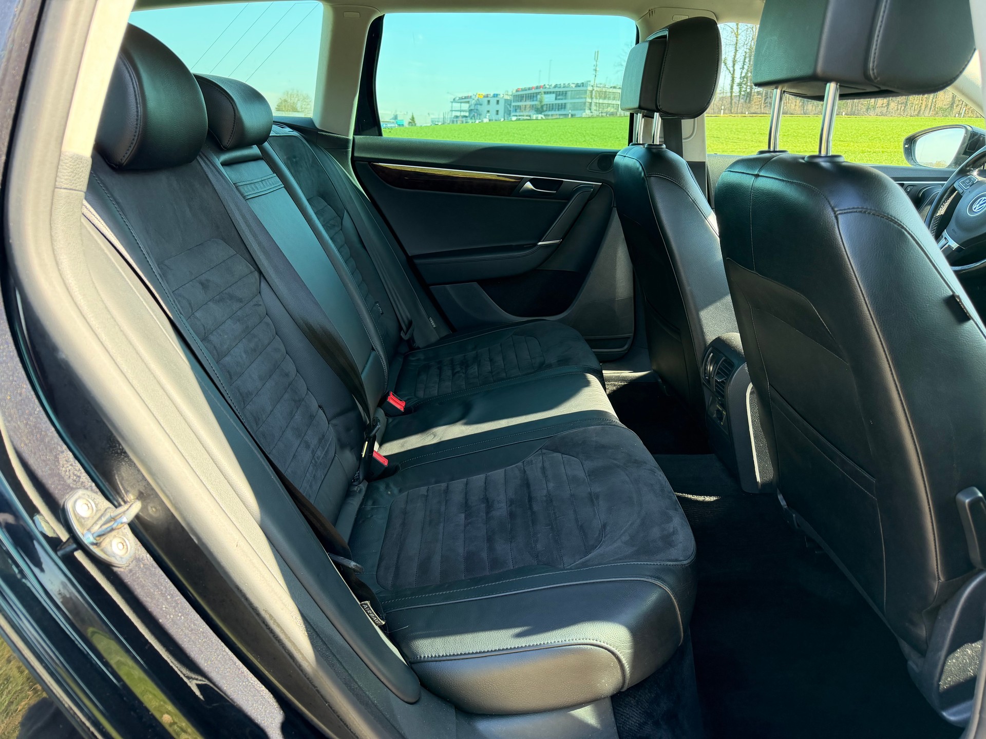 VW Passat Variant 3.6 FSI Highline 4Motion DSG-image-8