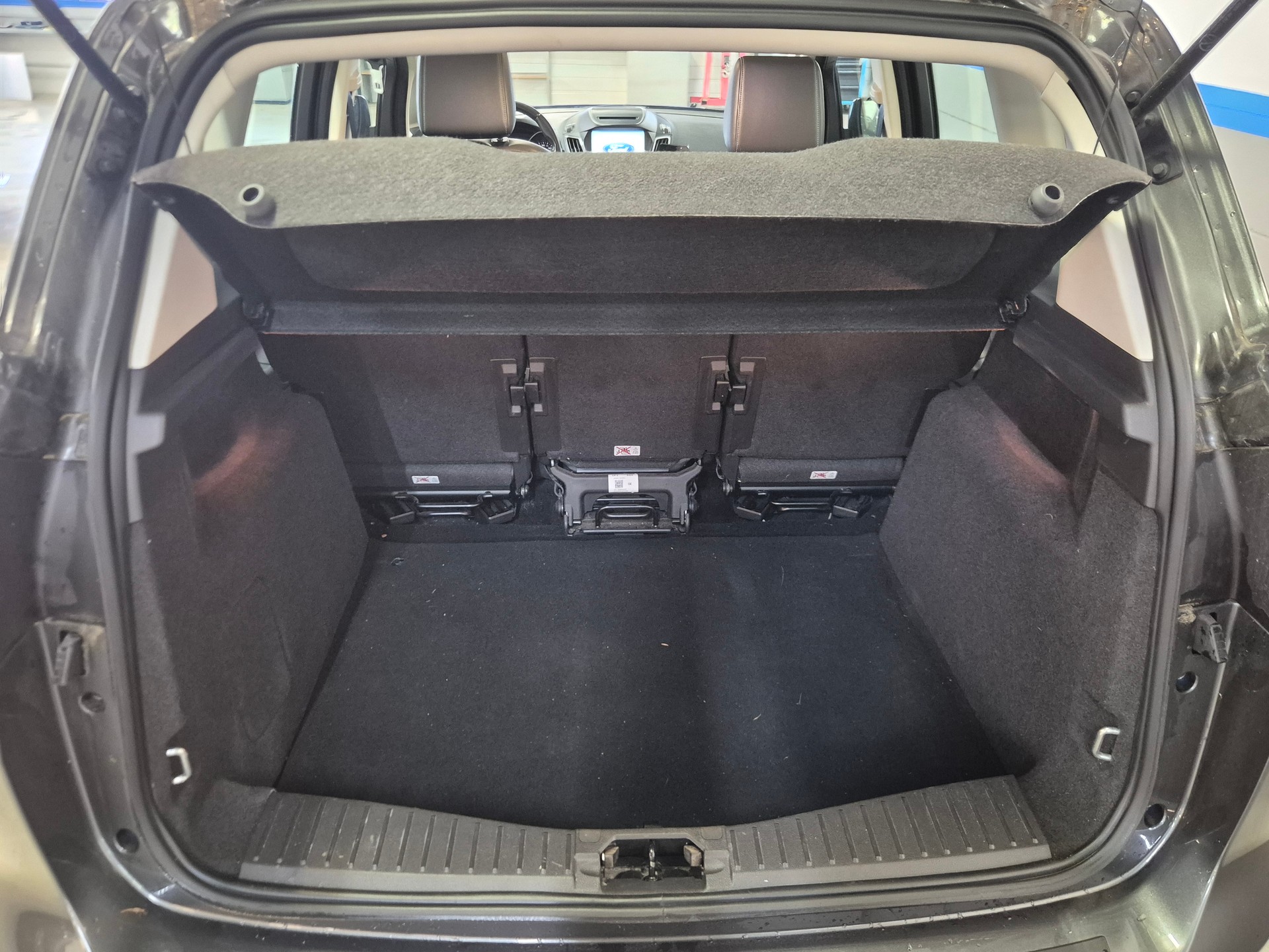 FORD C-Max 1.5 SCTi Titanium-image-14