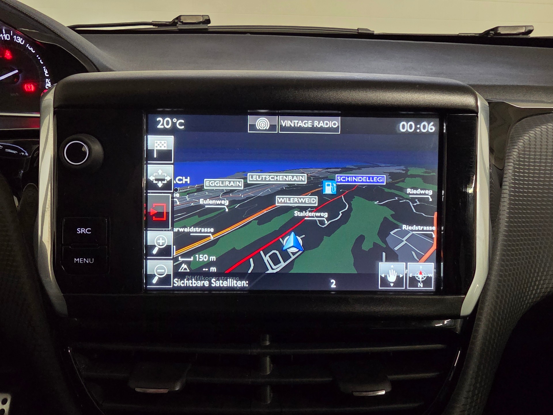 PEUGEOT 208 1.2 PureTech GT Line-image-6