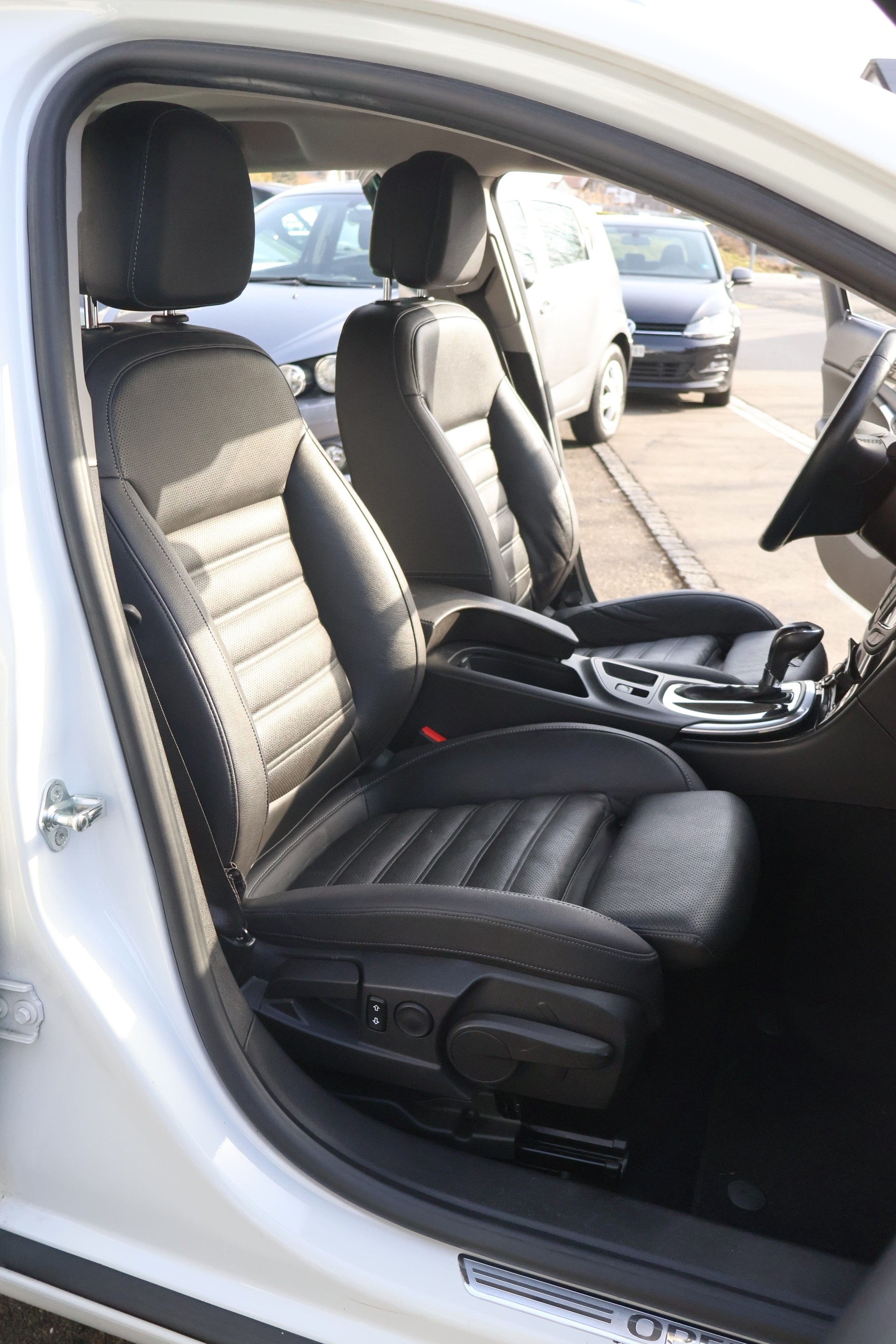 OPEL Insignia ST 2.0 Turbo Cosmo 4WD Aut.-image-12