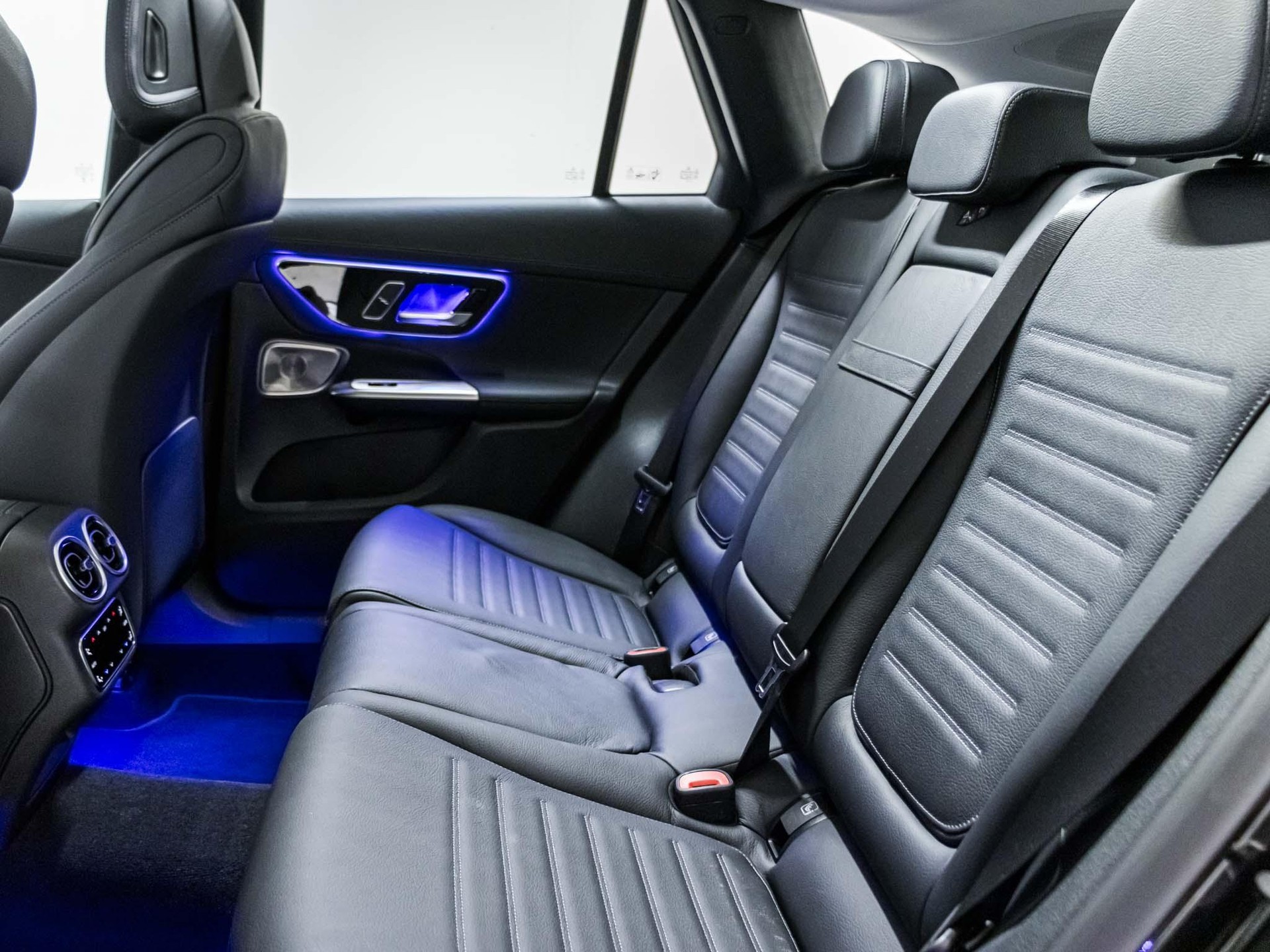 MERCEDES-BENZ GLC 300 4MATIC-image-7