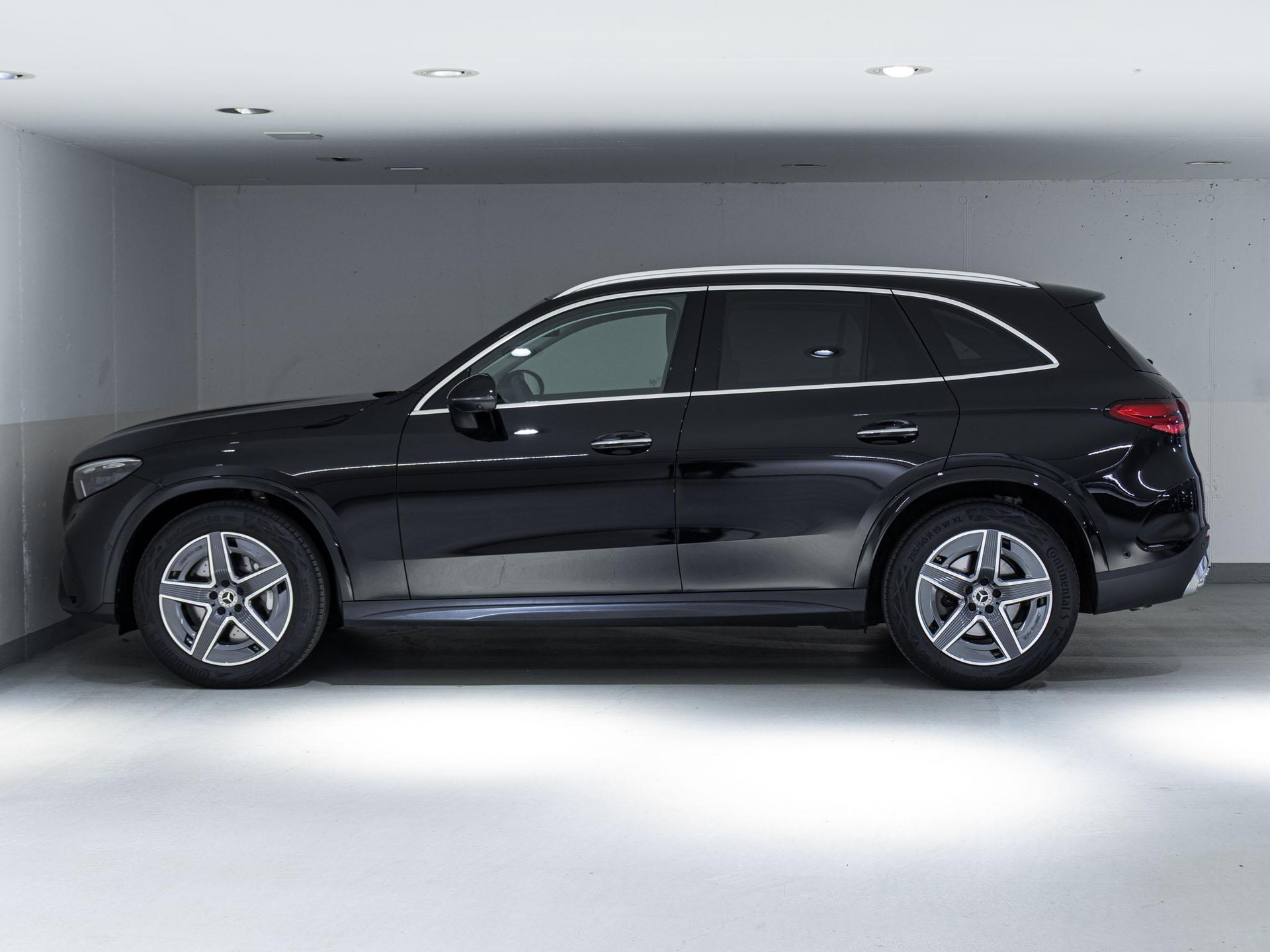 MERCEDES-BENZ GLC 300 4MATIC-image-4