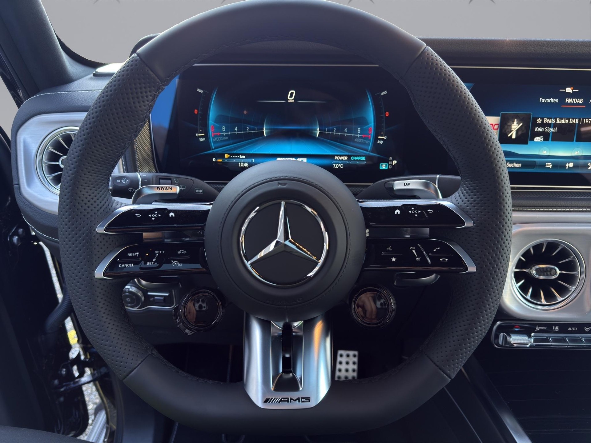MERCEDES-BENZ G 63 AMG-image-11