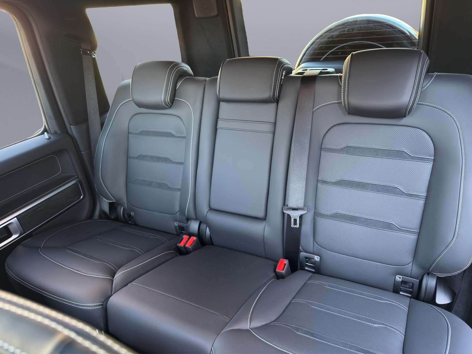 MERCEDES-BENZ G 63 AMG-image-12