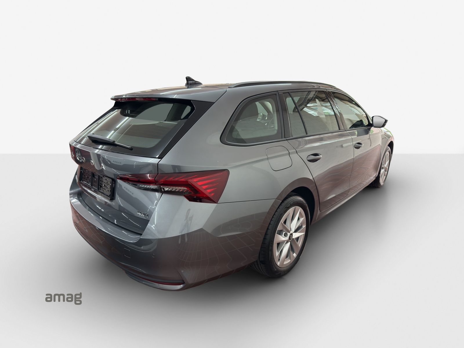 SKODA Octavia Combi 2.0 TSI DSG Selection 4x4-image-4
