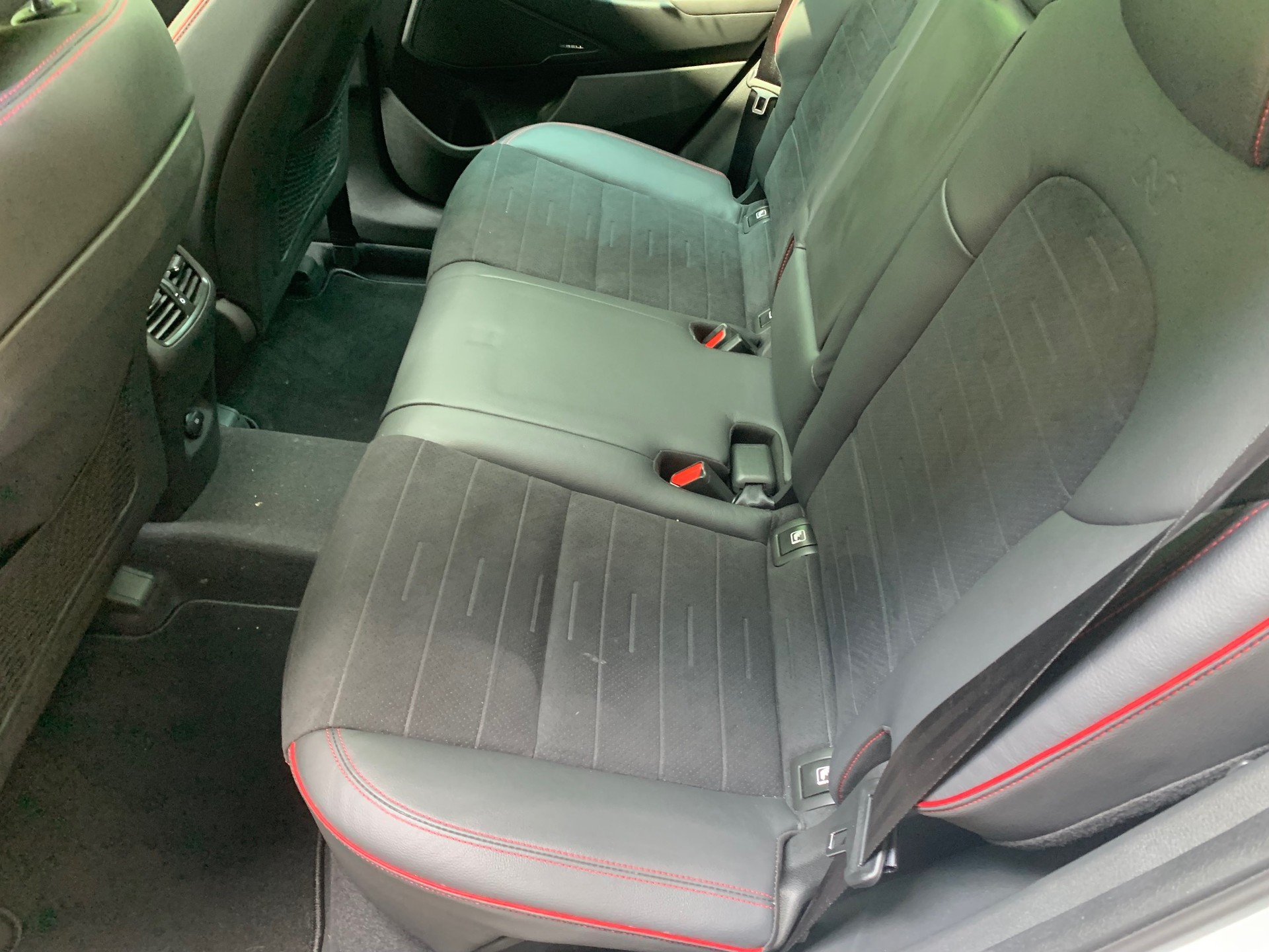 HYUNDAI Tucson 1.6 TGDI N-Line 4WD DCT Gepflegtes CH-Fahrzeug mit 8x Aluräder-image-7