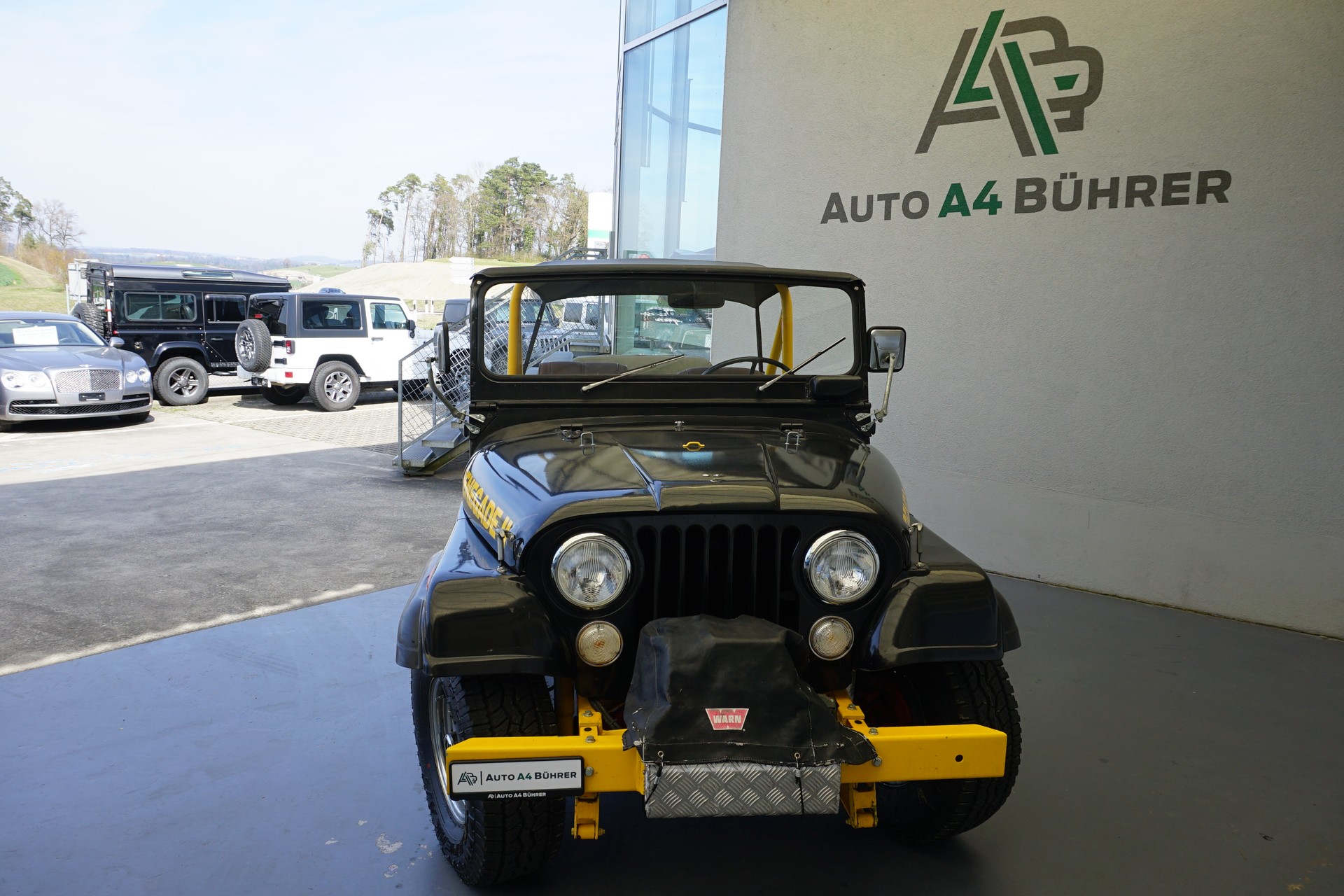 JEEP CJ 5 "Renegarde" 2,2lt. Benziner 75PS mit revidierten Motor-showroom-element-2