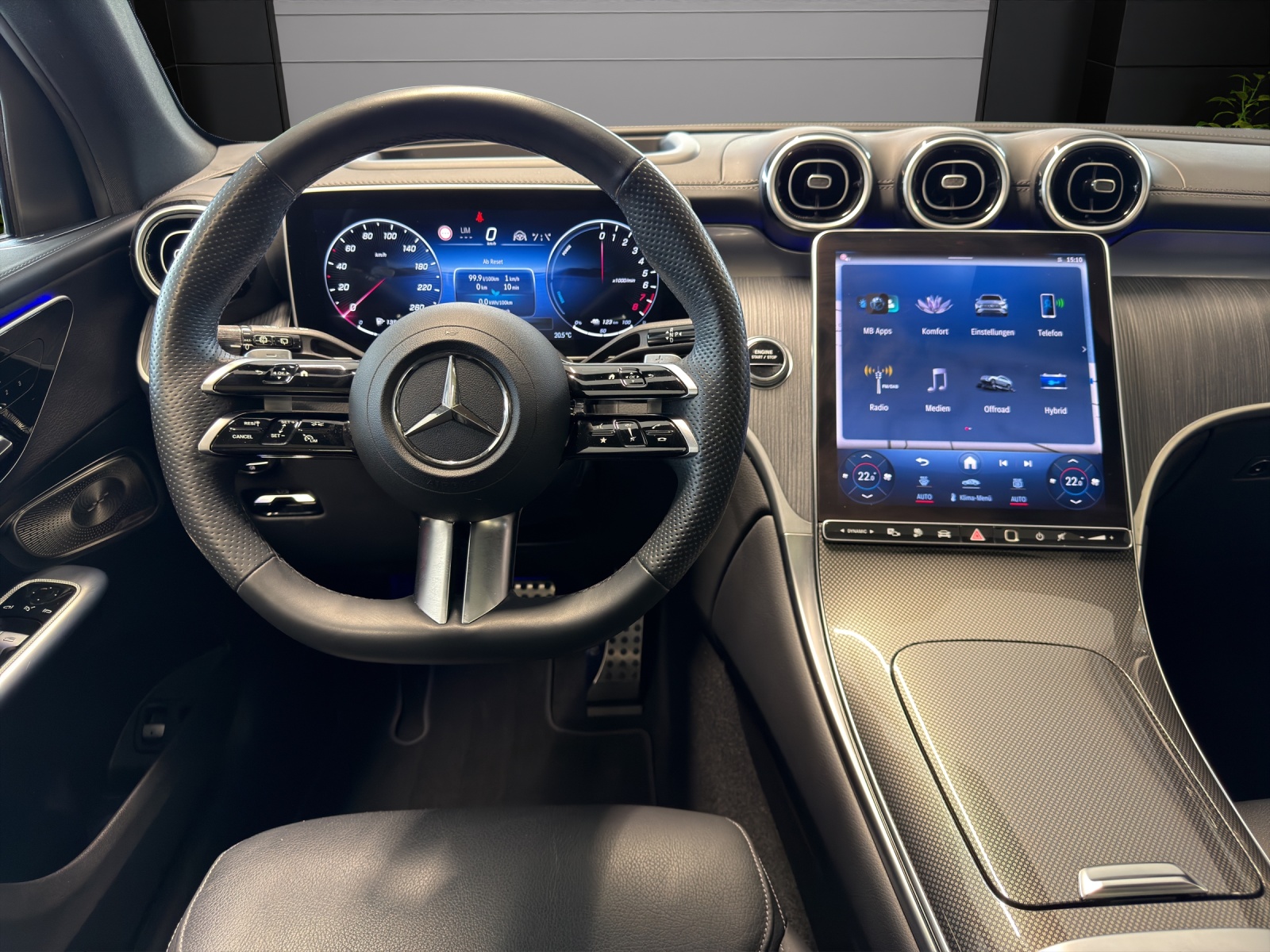 Image MERCEDES-BENZ GLC-300 GLC 300 e AMG Line Plus 4Matic 9G-Tronic