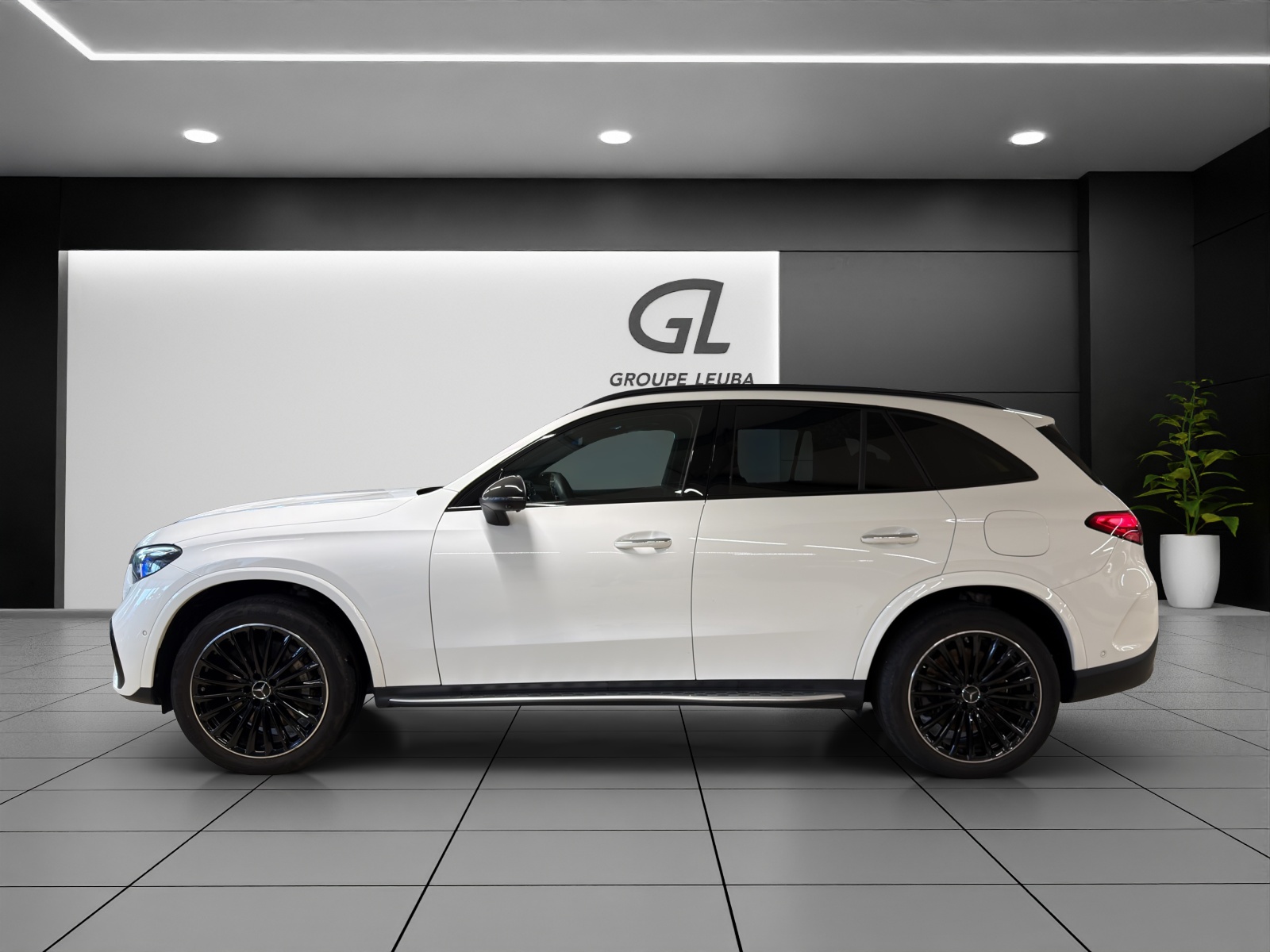 Image MERCEDES-BENZ GLC-300 GLC 300 e AMG Line Plus 4Matic 9G-Tronic