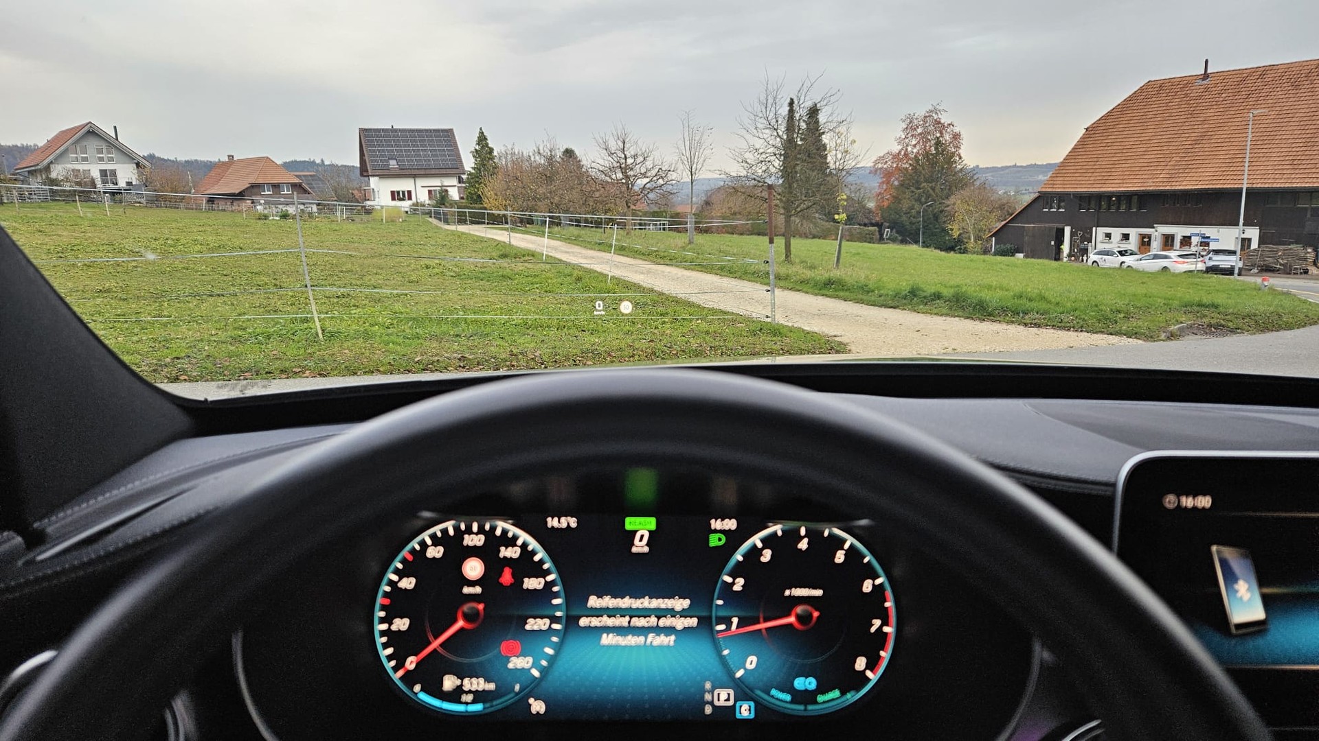 MERCEDES-BENZ C 200 Swiss Star AMG Line 4Matic 9G-Tronic-image-7