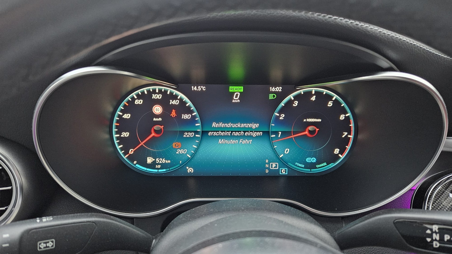 MERCEDES-BENZ C 200 Swiss Star AMG Line 4Matic 9G-Tronic-image-3