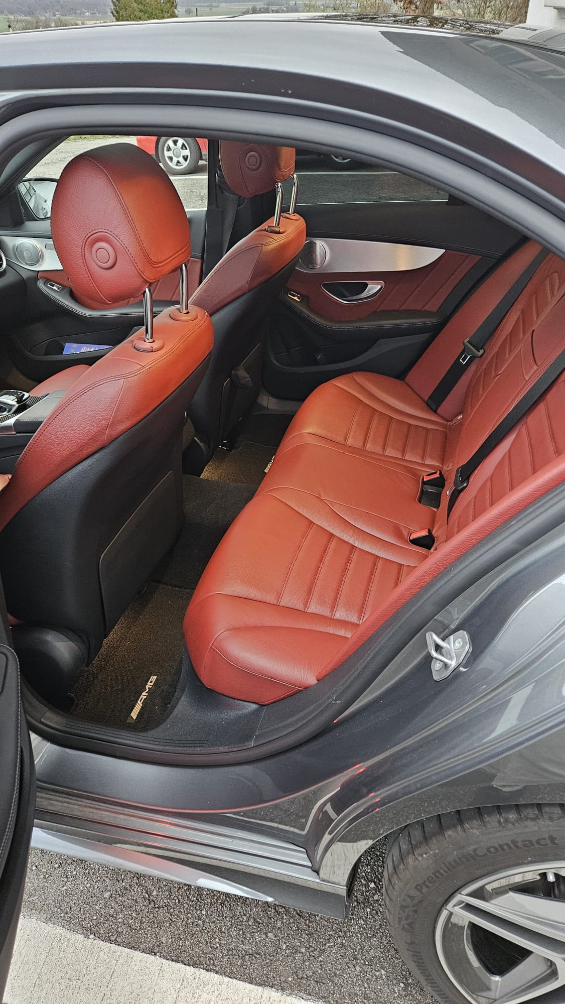 MERCEDES-BENZ C 200 Swiss Star AMG Line 4Matic 9G-Tronic-image-6