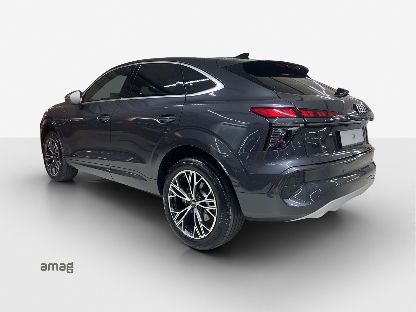 AUDI Q3 Sportback e-hybrid 200 kW S tronig-showroom-element-2