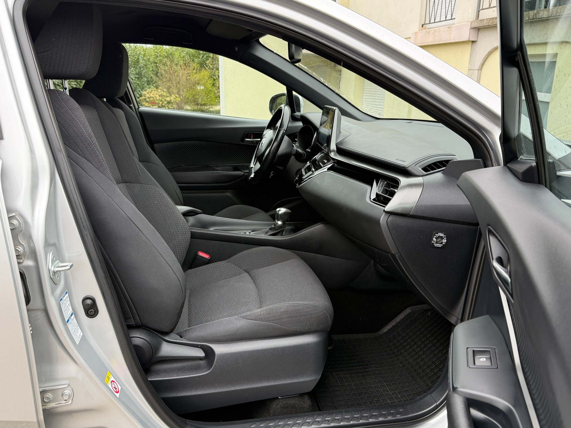 TOYOTA C-HR 1.2 Turbo Comfort 4WD Multidrive S - 1ère Main - Nouvelle Expertise : 24.02.2026 - Service fait à 95‘523 km-image-12