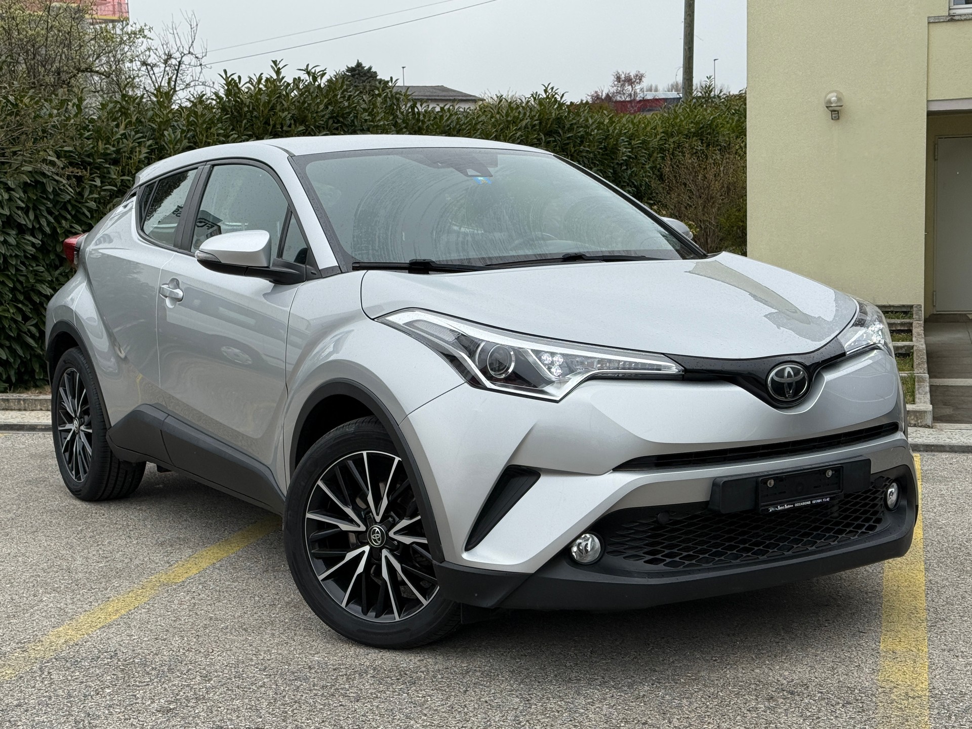 TOYOTA C-HR 1.2 Turbo Comfort 4WD Multidrive S - 1ère Main - Nouvelle Expertise : 24.02.2026 - Service fait à 95‘523 km-image-2