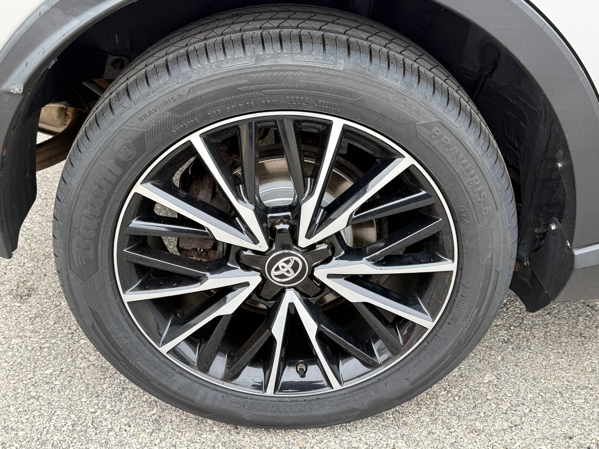 TOYOTA C-HR 1.2 Turbo Comfort 4WD Multidrive S - 1ère Main - Nouvelle Expertise : 24.02.2026 - Service fait à 95‘523 km-image-10