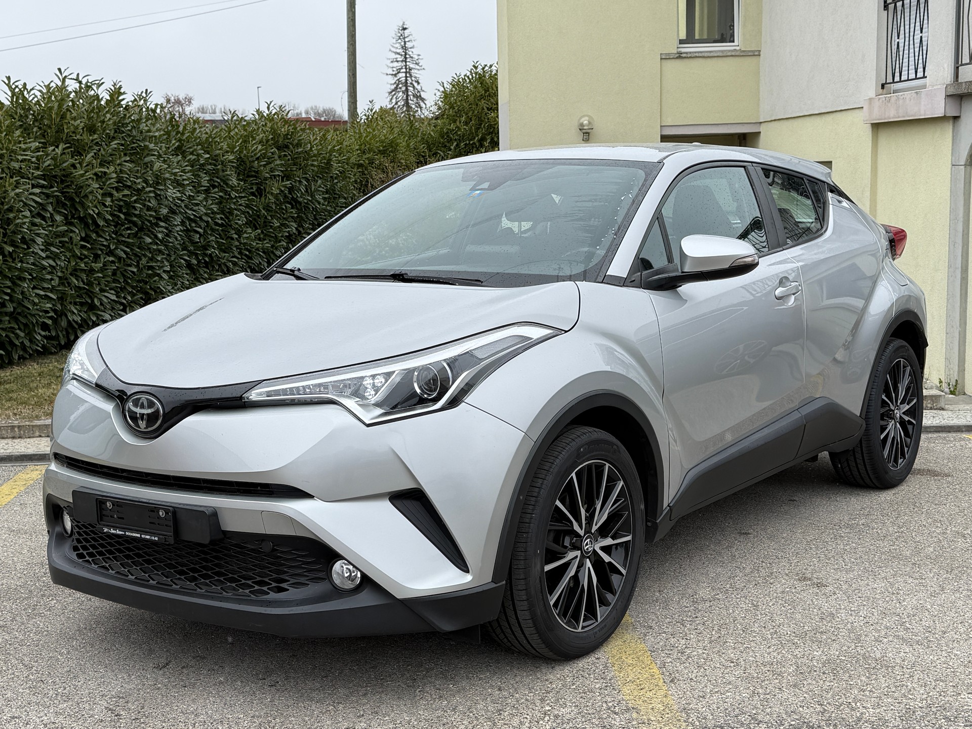 TOYOTA C-HR 1.2 Turbo Comfort 4WD Multidrive S - 1ère Main - Nouvelle Expertise : 24.02.2026 - Service fait à 95‘523 km-image-4